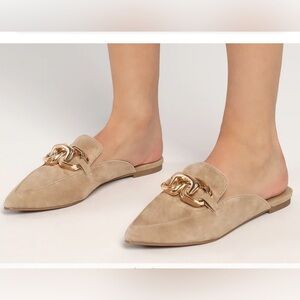 Steve Madden Friends Tan Suede Chain Pointed-Toe Mule. chain hardware | Sz 9 EUC